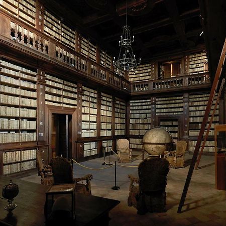 Appartamento A Palazzo Vinci Fermo Exteriör bild